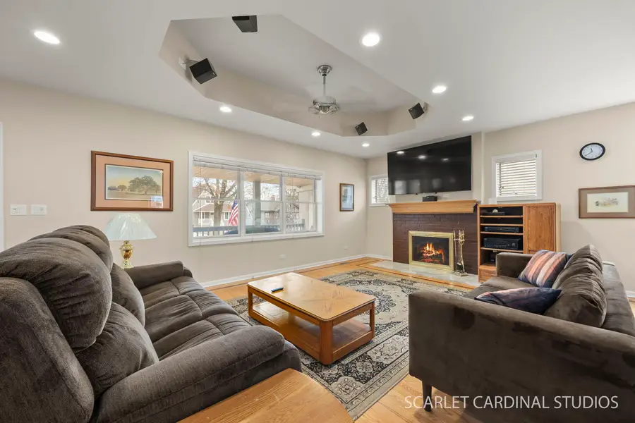 210 S Yale Avenue, Villa Park, IL 60181 - #3