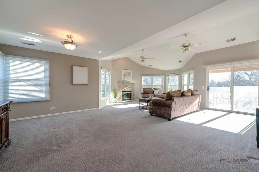 76 Willow Parkway, Buffalo Grove, IL 60089 - #2