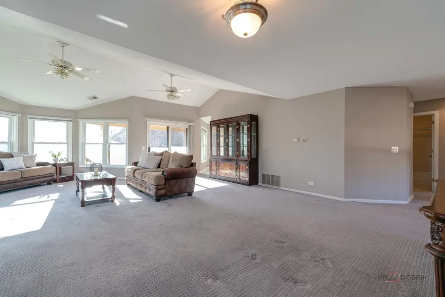 76 Willow Parkway, Buffalo Grove, IL 60089 - #3