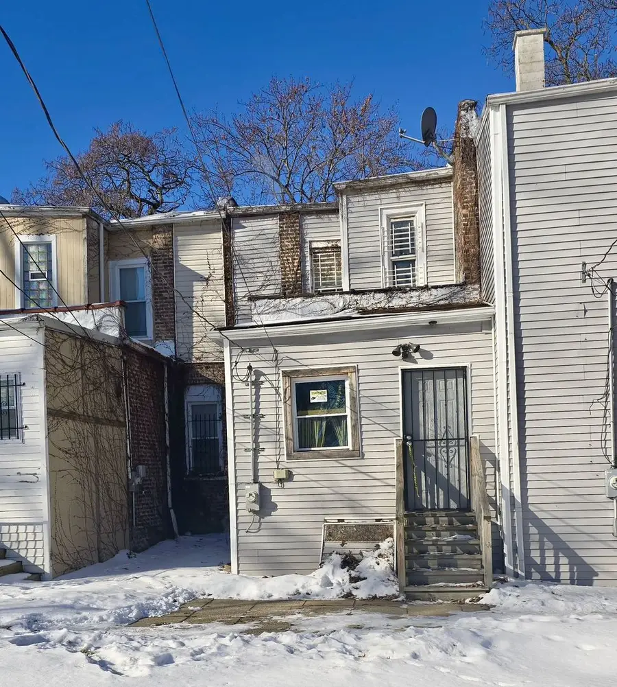 8103 S Muskegon Avenue, Chicago, IL 60617 - #2