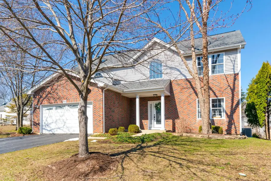 204 N Crooked Lake Lane, Lindenhurst, IL 60046 - #2