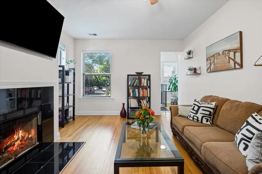 5935 N Magnolia Avenue #1, Chicago, IL 60660 - #3