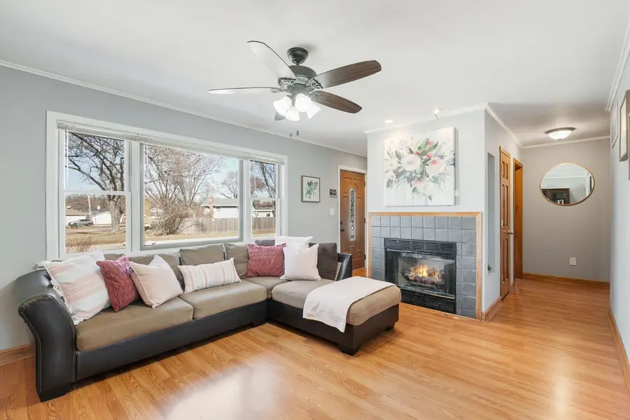 417 Lawrence Avenue, Grayslake, IL 60030 - #3