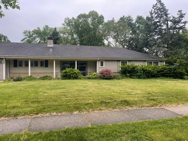 340 Parkway Drive, Wheaton, IL 60187