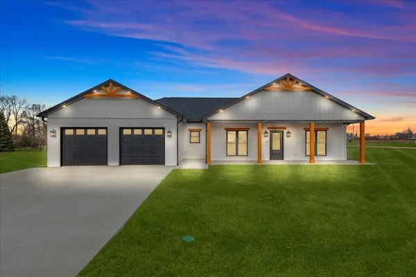 14 Willow Street, Bethany, IL 61914