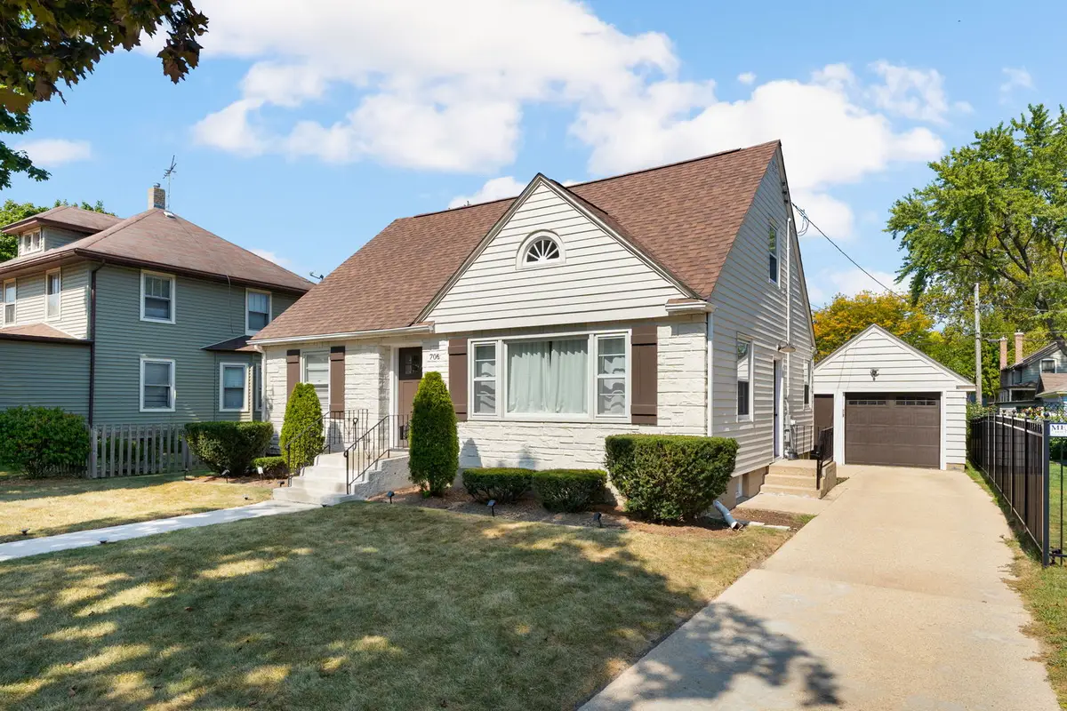 706 Geneva Street, West Dundee, IL 60118 - #1