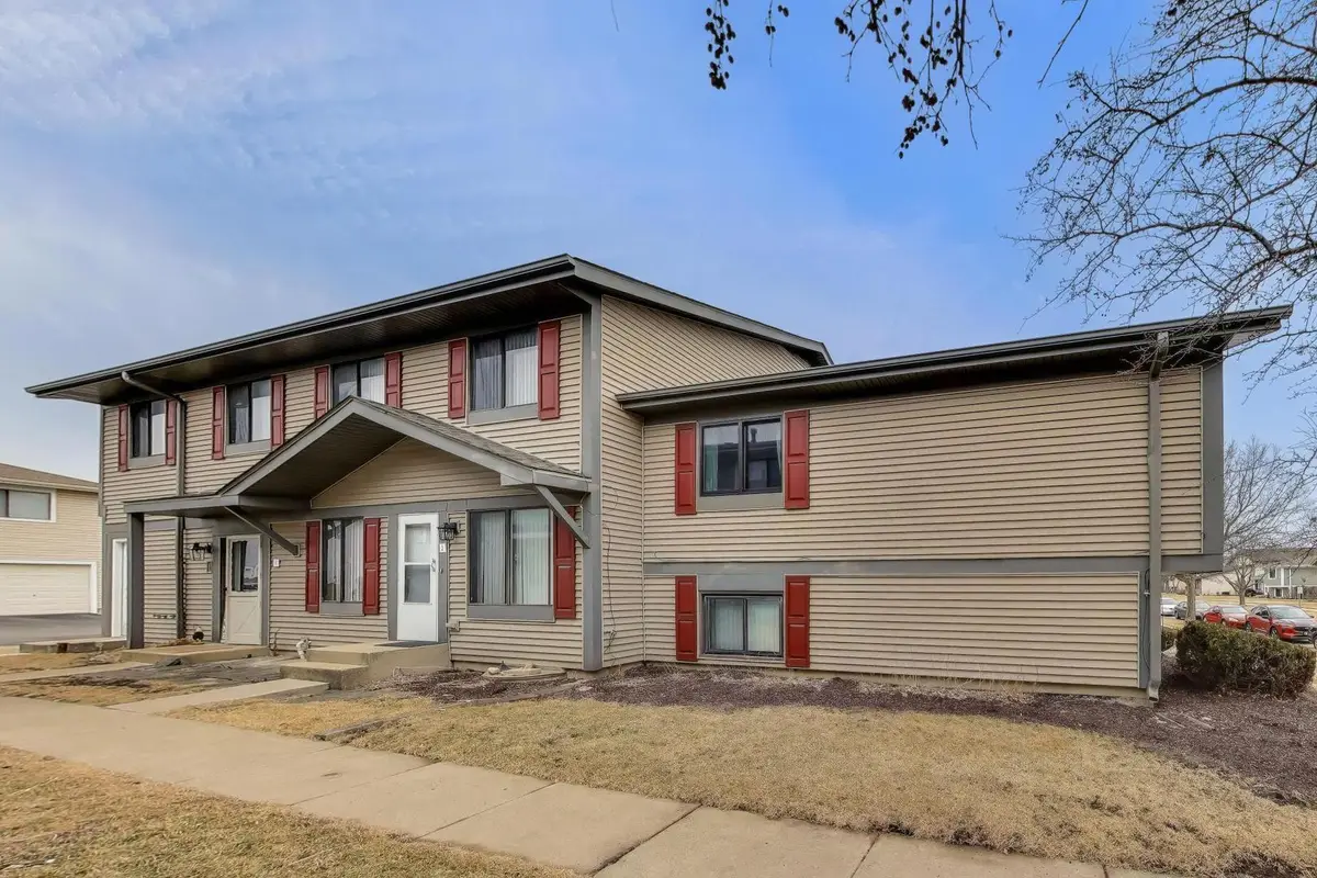 29W532 Winchester Circle #4, Warrenville, IL 60555 - #1