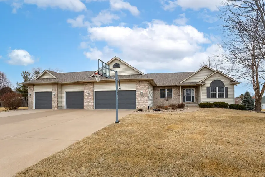 5280 Kristi Lane, Bettendorf, IA 52722 - #2