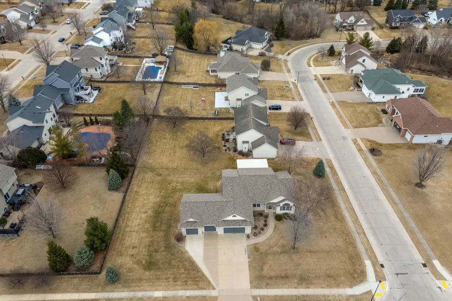 5280 Kristi Lane, Bettendorf, IA 52722 - #3