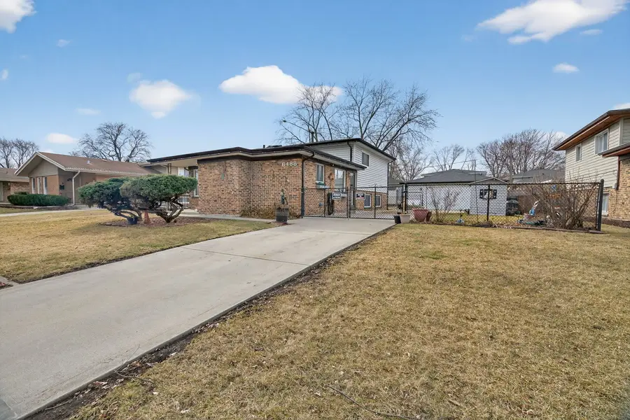 16488 Barton Lane, Oak Forest, IL 60452 - #3