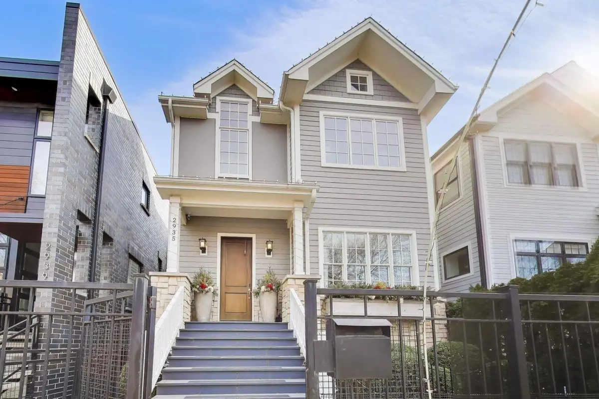 2935 N Seeley Avenue, Chicago, IL 60618 - #1