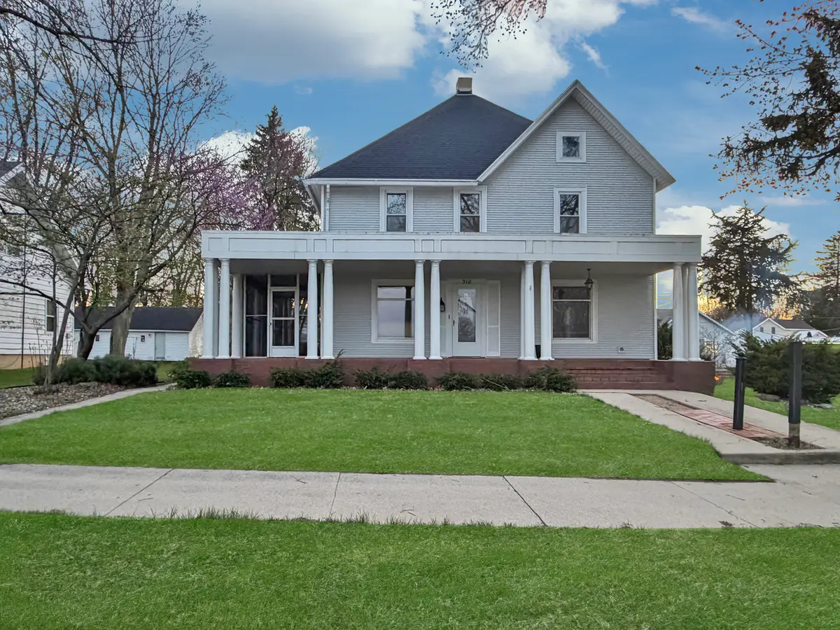 310 S 1st Avenue, Forreston, IL 61030 - #1