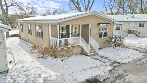 173 Northshore Road, Elgin, IL 60123