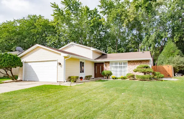 1040 Borden Drive, Roselle, IL 60172