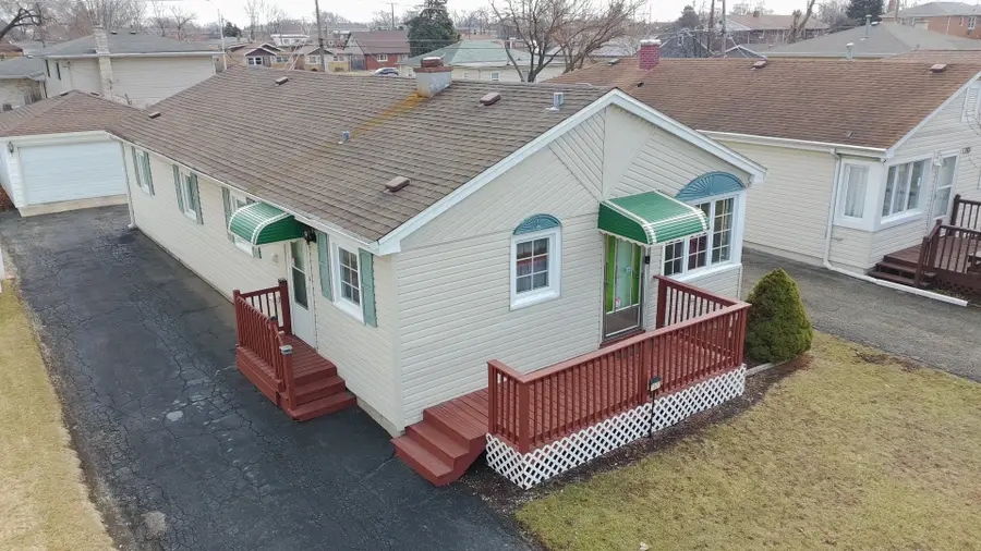 7827 Meade Avenue, Burbank, IL 60459 - #2