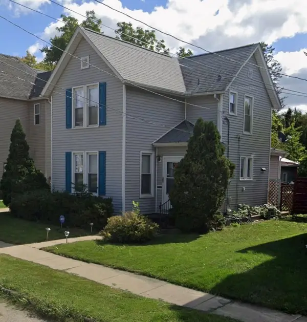 223 W Avon Street, Freeport, IL 61032