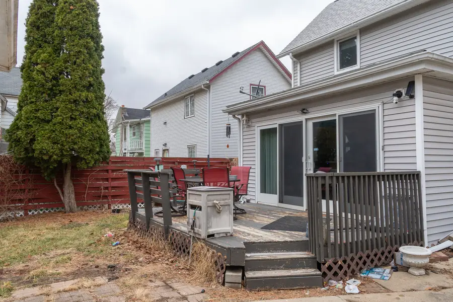 223 W Avon Street, Freeport, IL 61032 - #2