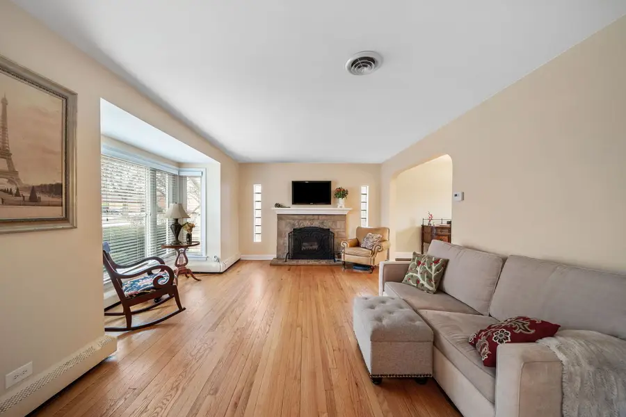 325 E Harding Avenue, La Grange Park, IL 60526 - #3