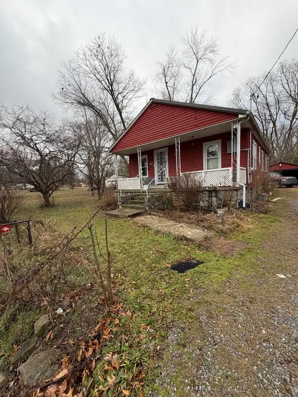 418 W Harrison Street, Carrier Mills, IL 62917