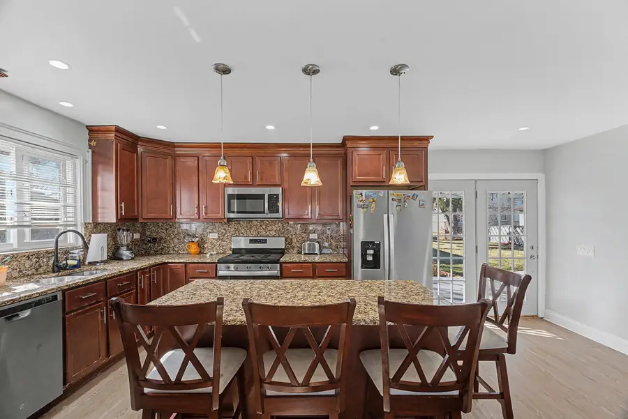 102 S Adeline Avenue, Addison, IL 60101 - #3