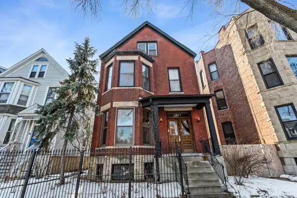 1033 W Wellington Avenue, Chicago, IL 60657