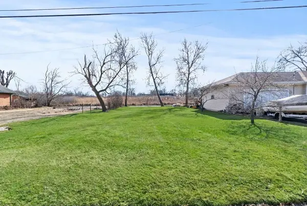 818 Sheridan Drive, Wauconda, IL 60084