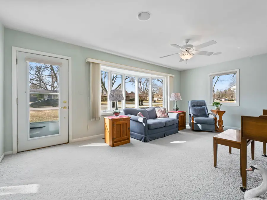 460 E Broadway Avenue, Crystal Lake, IL 60014 - #3