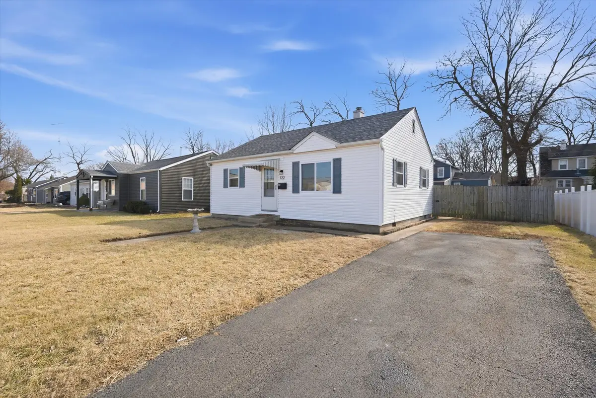 722 W Park Avenue, Aurora, IL 60506 - #1