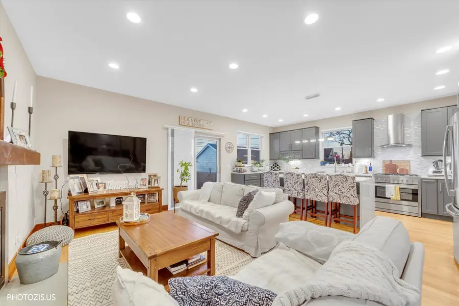 5233 N Osceola Avenue, Chicago, IL 60656 - #2