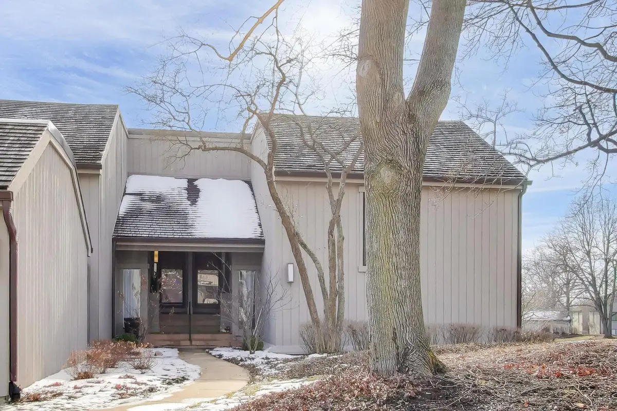 83 Thornhill Lane #B, Lake Barrington, IL 60010 - #1