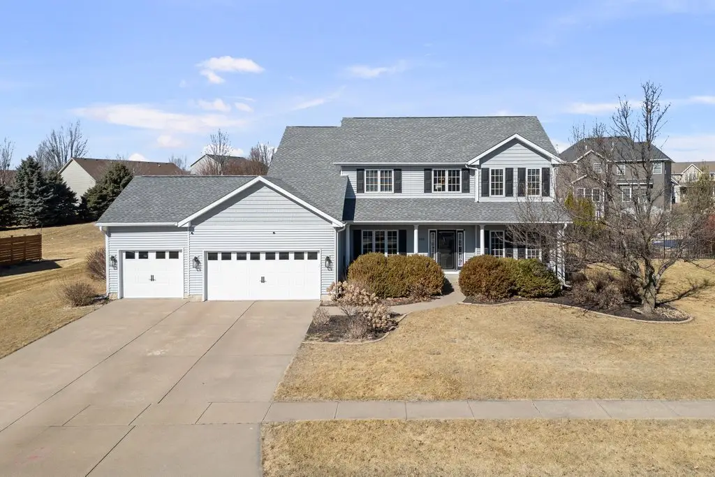 408 Tombergs Drive, Eldridge, IA 52748 - #1