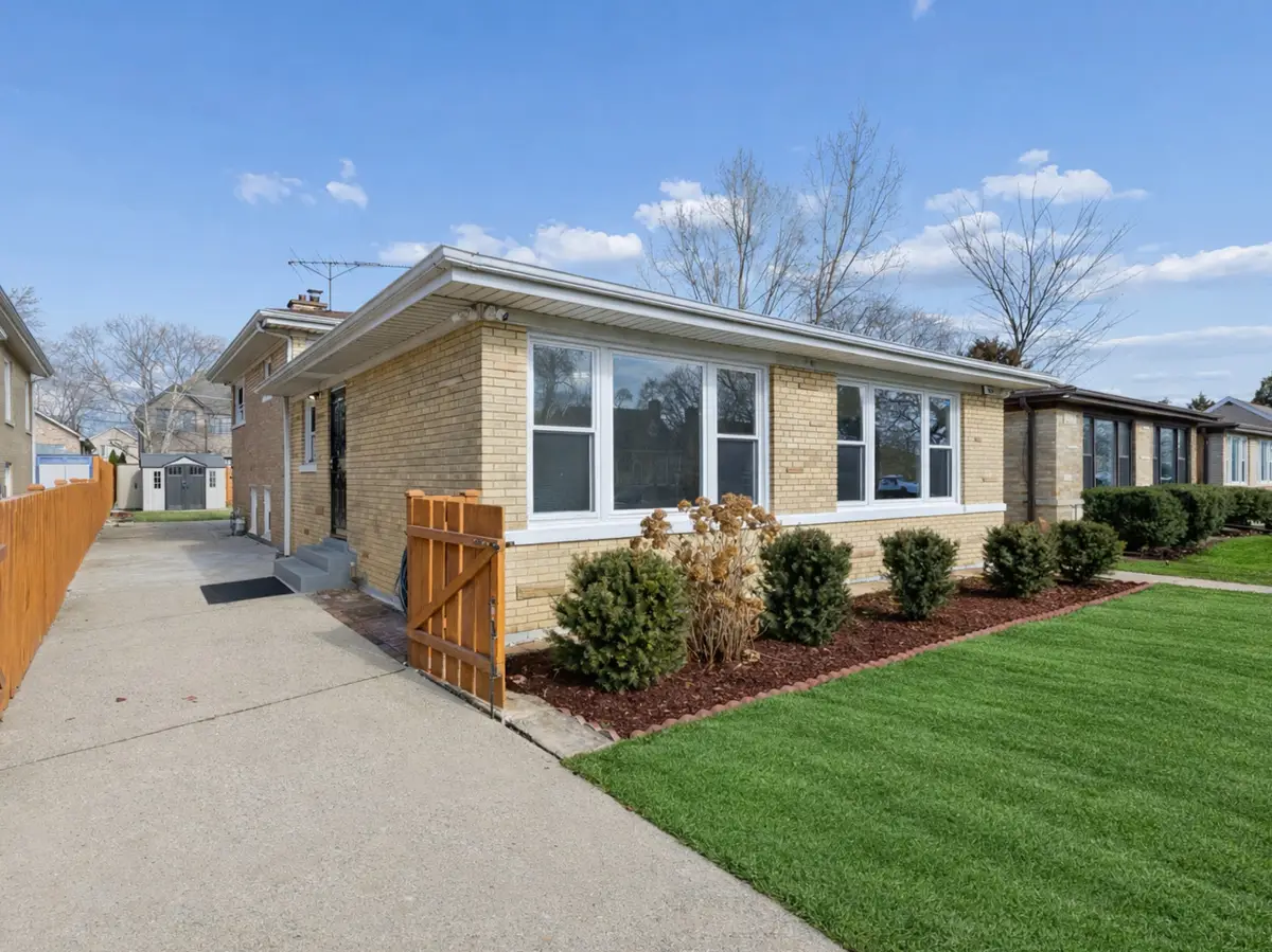 3836 W Estes Avenue, Lincolnwood, IL 60712 - #1