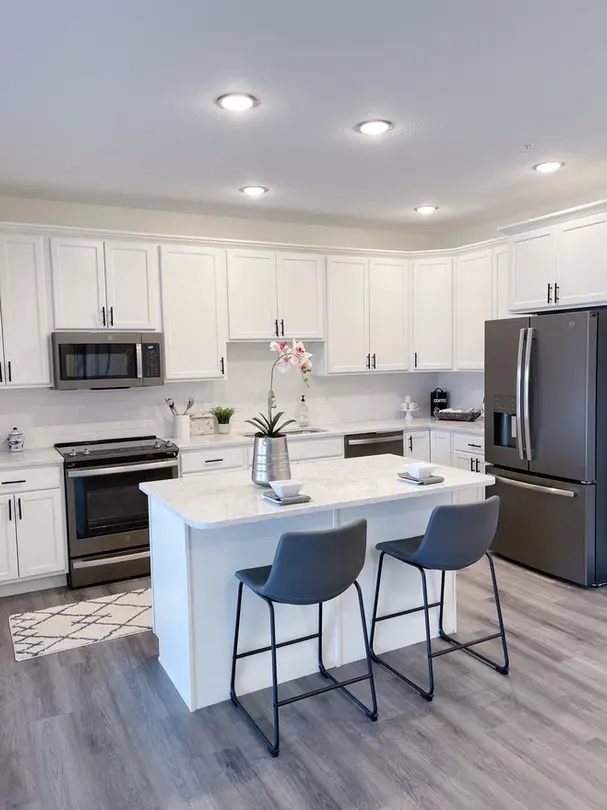 2592 Middle Road #120, Bettendorf, IA 52722 - #2