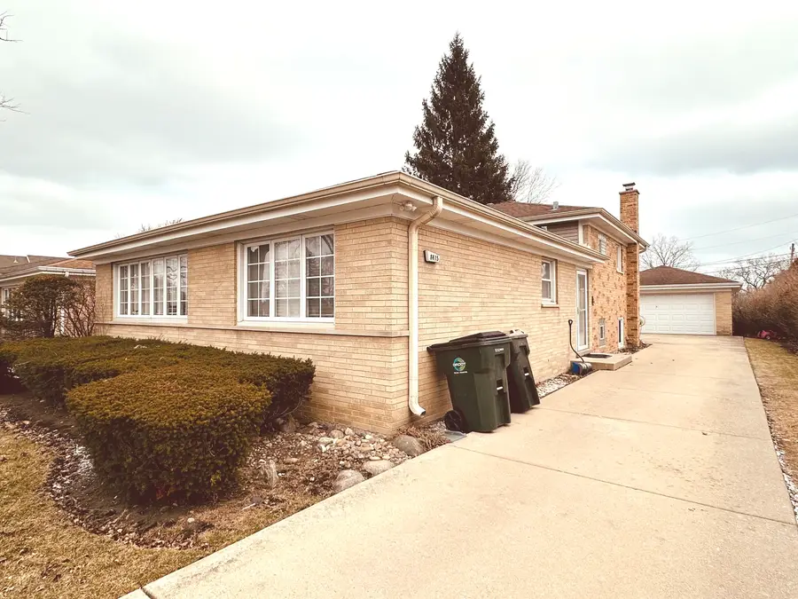 8415 N Ottawa Avenue, Niles, IL 60714 - #2