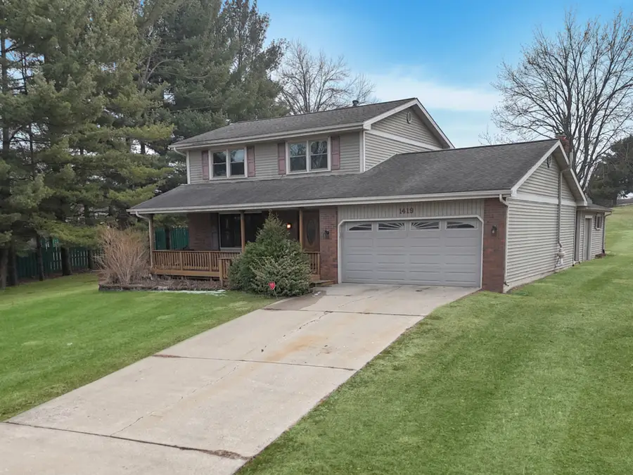 1419 Finch Street, Freeport, IL 61032 - #2