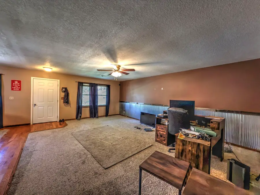 557 N 5th Street, Watseka, IL 60970 - #3