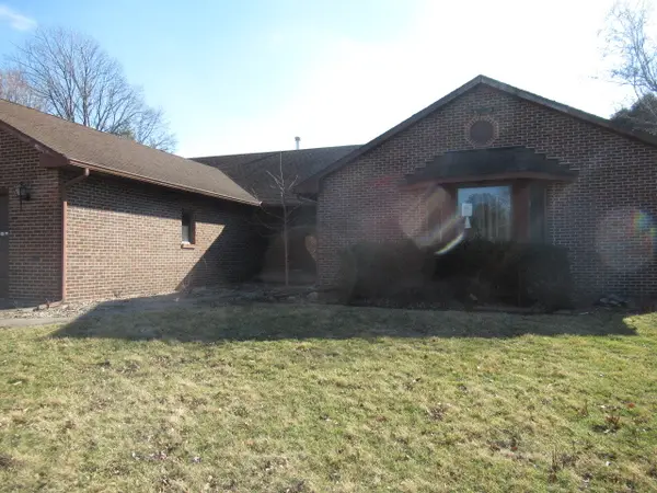 153 Lake Road, Seymour, IL 61875