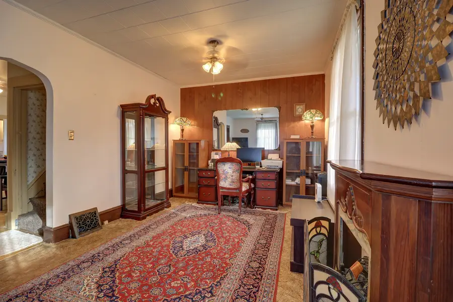 700 N 3rd Street, Clinton, IA 52732 - #3