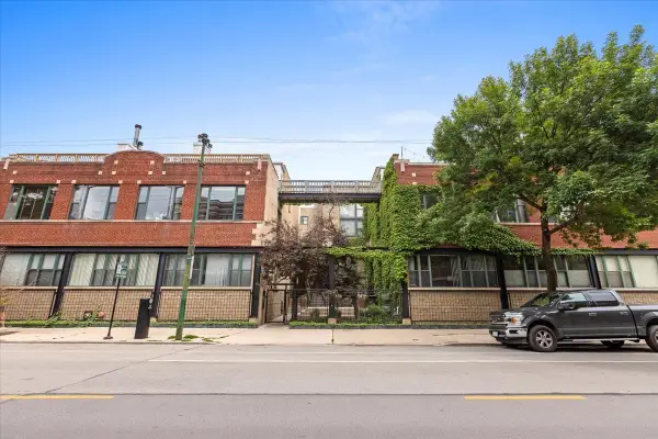 2943 N Lincoln Avenue #208, Chicago, IL 60657