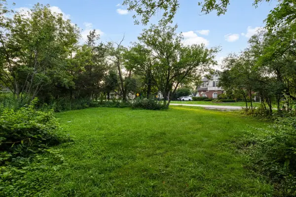 7707 Virginia Court, Willowbrook, IL 60527