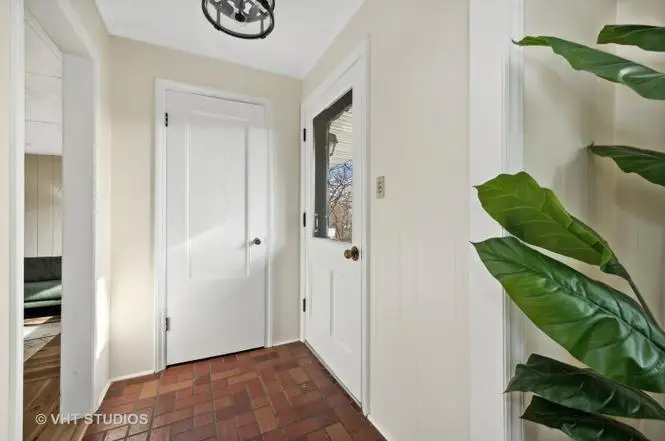 412 Warwick Road, Tower Lakes, IL 60010 - #2