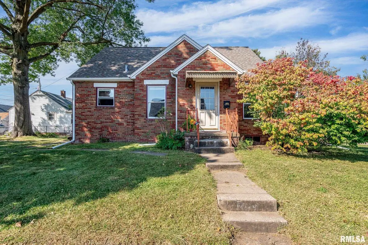 1922 N Pine Street, Davenport, IA 52804 - #1