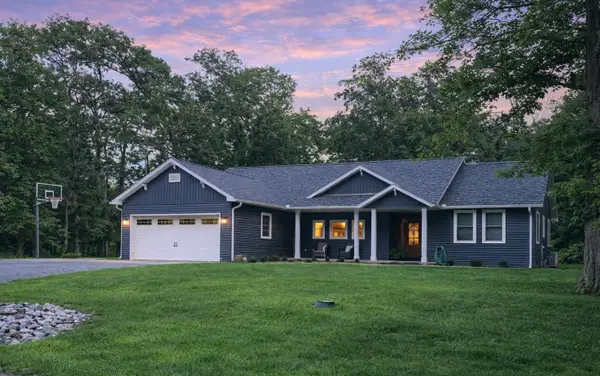 15060 Lakepoint Drive, Benton, IL 62812