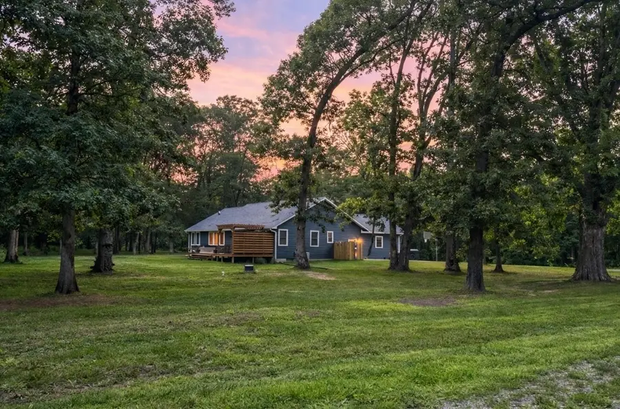 15060 Lakepoint Drive, Benton, IL 62812 - #2