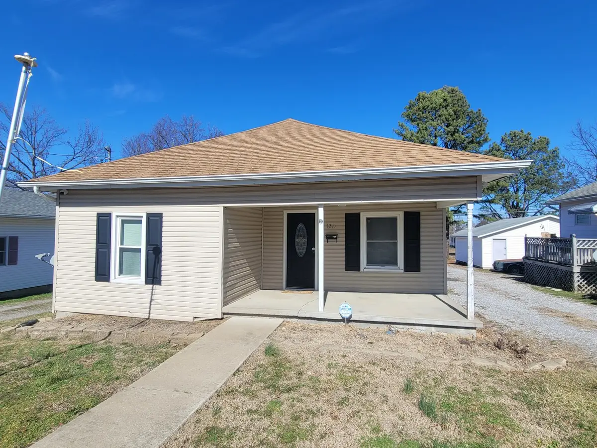 1211 E Elm Street, West Frankfort, IL 62896 - #1