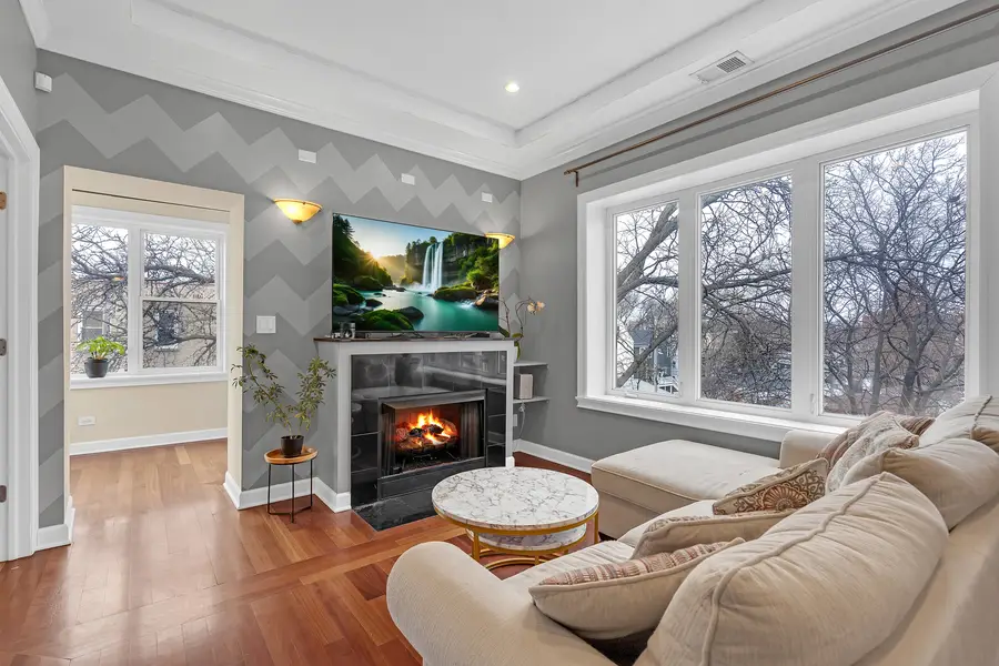 3435 W Sunnyside Avenue #3W, Chicago, IL 60625 - #3