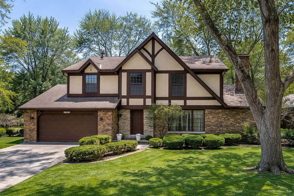 3810 Russett Lane, Northbrook, IL 60062 - #1