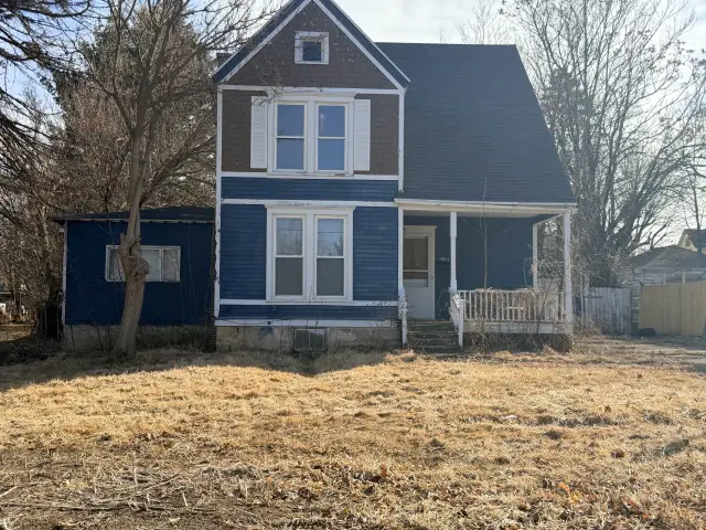 1211 S Carroll Avenue, Freeport, IL 61032 - #1