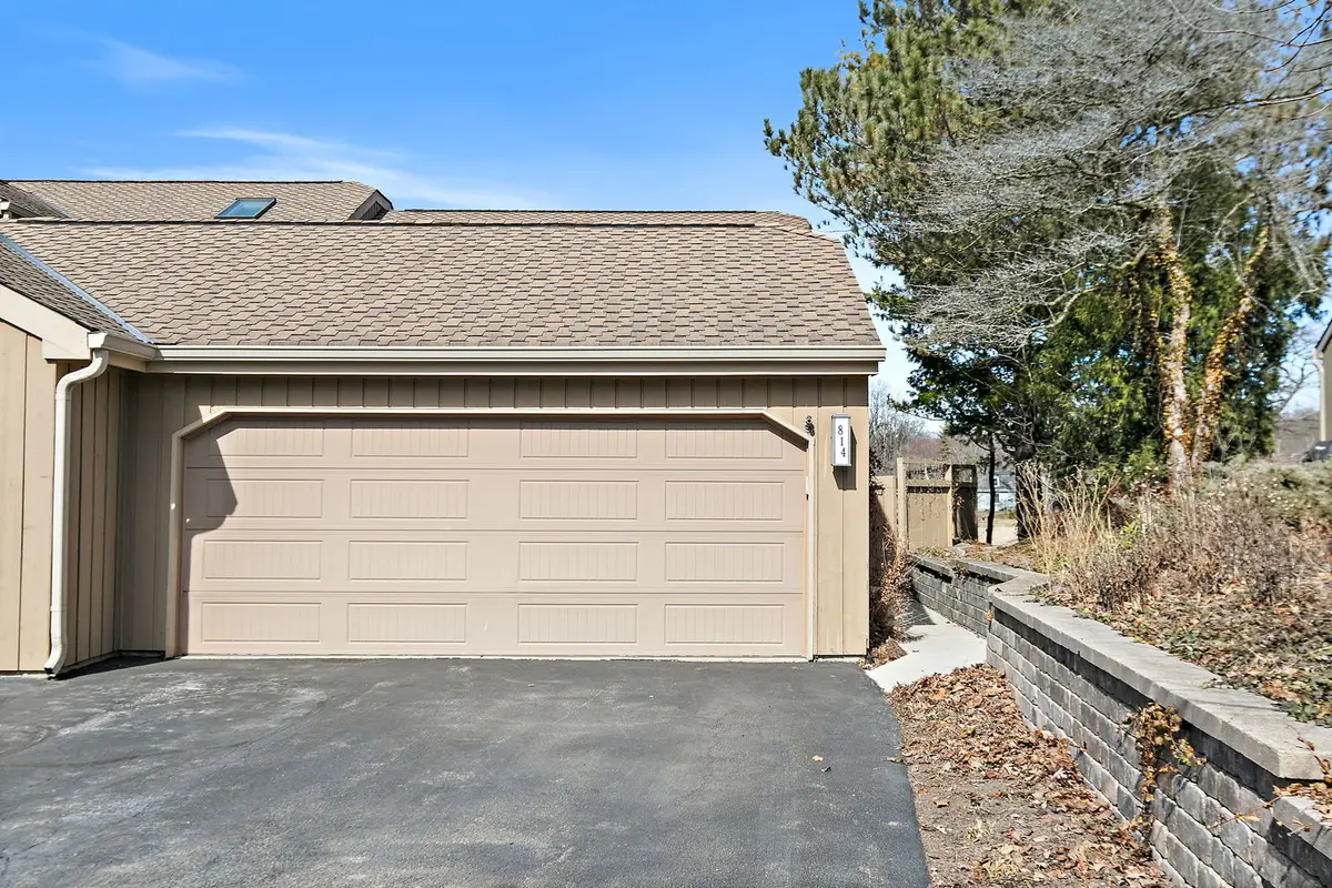 814 Oak Hill Road, Lake Barrington, IL 60010 - #1