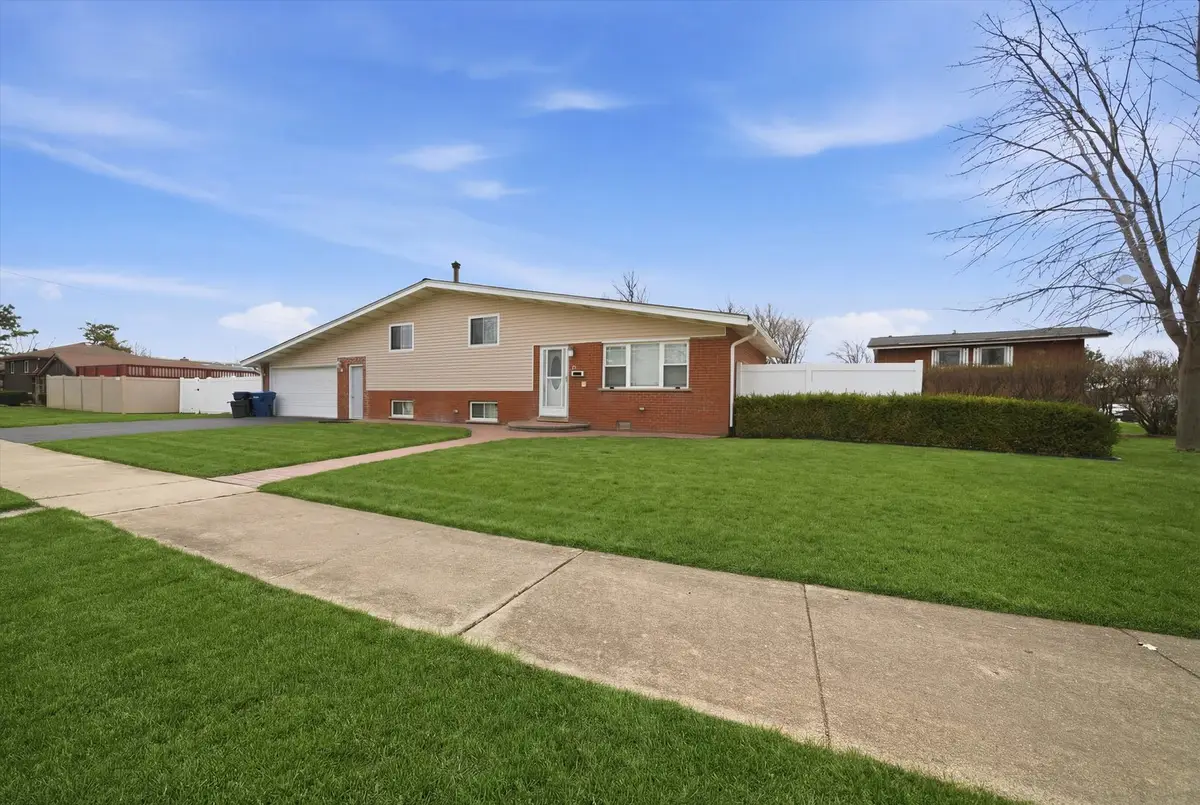 10725 S Rutherford Avenue, Worth, IL 60482 - #1